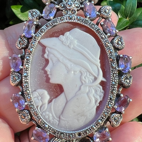 VINTAGE HARDSTONE OVERSIZED CAMEO AMETHYST MARCASITE STATEMENT BROOCH PIN 925 SS
